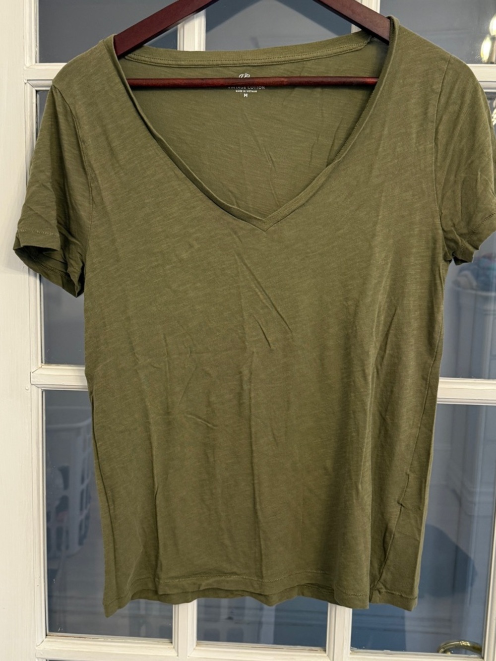 J. CREW Women’s Olive Green Vintage Cotton Short Sleeve V-Neck Tee Size M